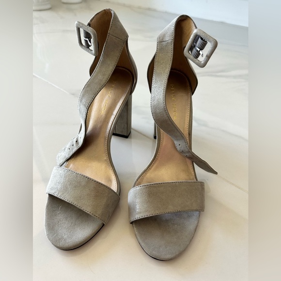 Pelle Moda Heels - Picture 4 of 10